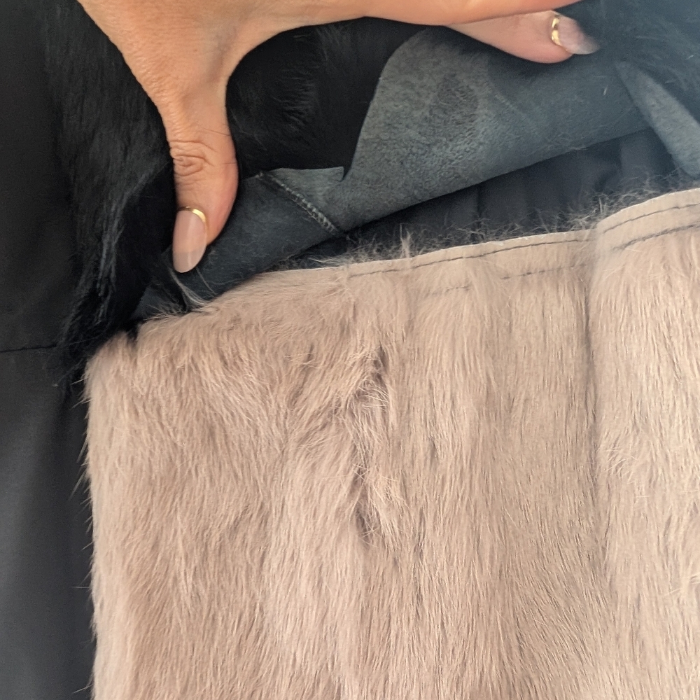 La Fiorentina Chic Black and Tan Faux Fur Vest Size Small - Picture 5 of 12